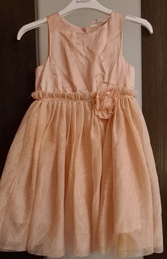 Zdjęcie oferty: Sukienka wizytowa kremowa w rozmiarze 110