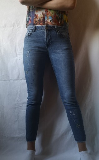 Zdjęcie oferty: jeansy skinny rurki dopasowane gwiazdki hafty