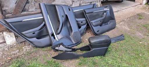 Zdjęcie oferty: Siedzenia I boczki drzwi Toyota Avensis