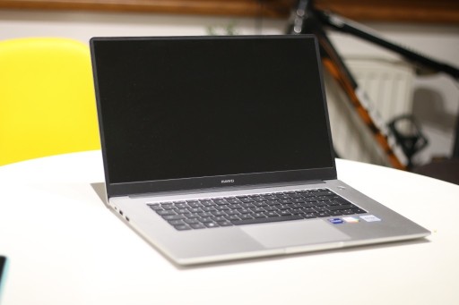 Zdjęcie oferty: Laptop HUAWEI MateBook D 15 i7/16GB/512SSD + MYSZ