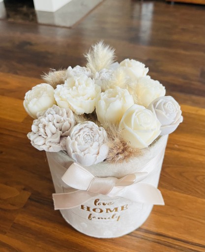 Zdjęcie oferty: Flowerbox na dzień kobiet urodziny prezent