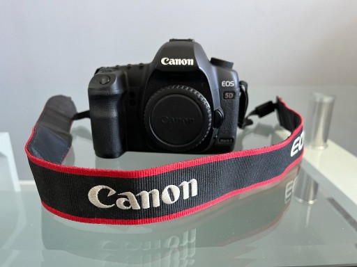 Zdjęcie oferty: Aparat lustrzanka Canon EOS 5D + obiektyw GRATIS
