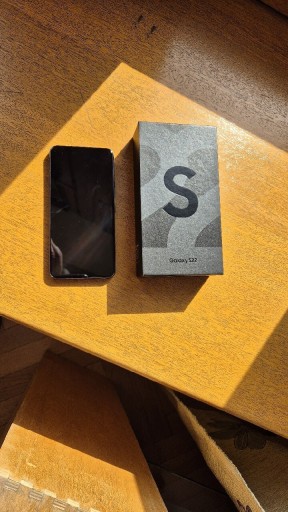 Zdjęcie oferty: Smartfon Samsung Galaxy S22 8 GB / 128 GB czarny