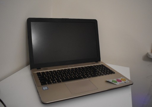 Zdjęcie oferty: Laptop Asus R541u i3 8gen/4 GB RAM/SSD 256 GB