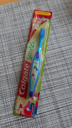 Zdjęcie oferty: Szczoteczka do zębów Colgate Smiles extra soft 2-6