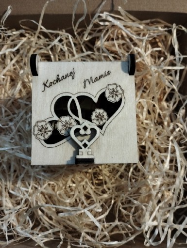 Zdjęcie oferty: Dzień Matki pudełko pudełeczko sklejka vintage 
