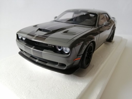 Zdjęcie oferty: Dodge Challenger SRT HELLCAT WIDEBODY Autoart 1:18