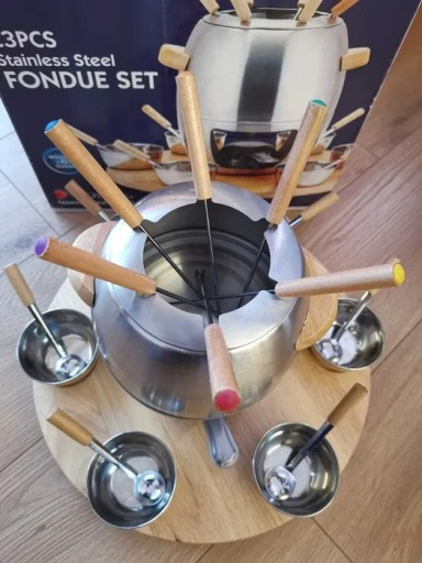 Zdjęcie oferty: Zestaw do Fondue Bergner 23 elementy.