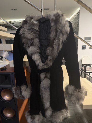 Zdjęcie oferty: Płaszcz zamszowy z obszyciem lisa