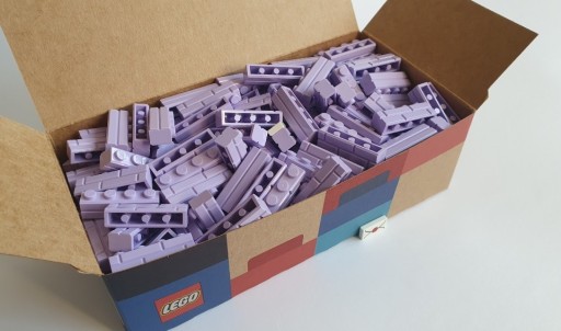 Zdjęcie oferty: LEGO pudełko klocków: cegiełka lawendowa 1x4 15533