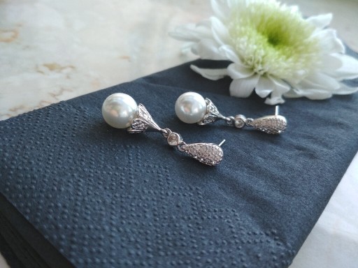 Zdjęcie oferty: Kolczyki z perłami i cyrkoniami