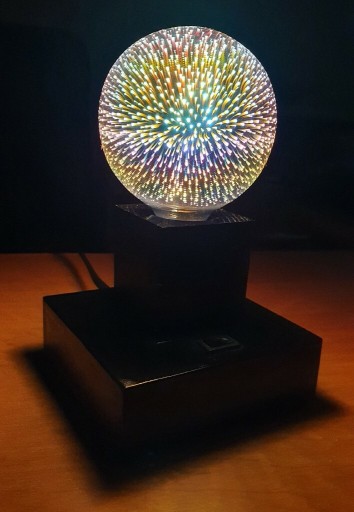 Zdjęcie oferty: Stylowa, oryginalna lampka nocna LED