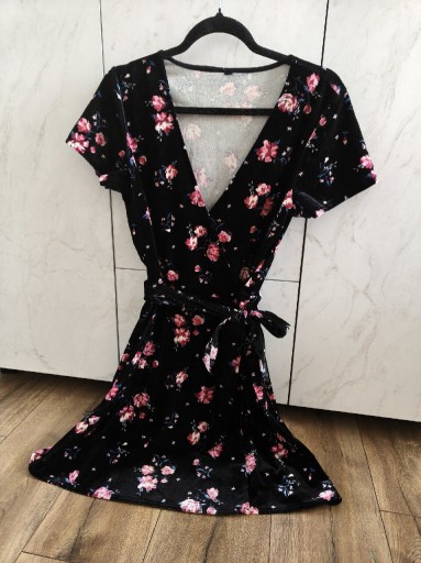 Zdjęcie oferty: Sukienka welur w kwiaty 