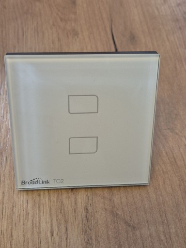 Zdjęcie oferty: BroadLink TC2-EU – smart włącznik światła (2 przyciski)