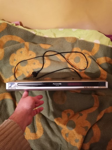 Zdjęcie oferty: odtwarzacz DVD PANASONIC DVD-S33 srebrny sprawny