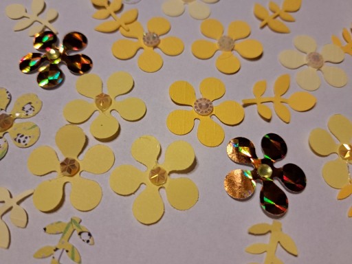 Zdjęcie oferty: Kwiaty żółte z listkami Handmade