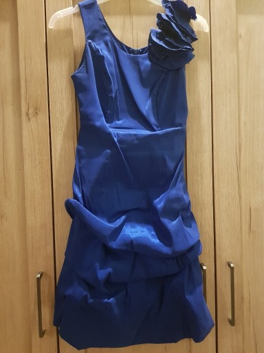 Zdjęcie oferty: Elegancka sukienka w rozmiarze 36 