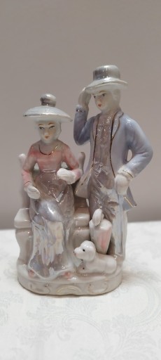 Zdjęcie oferty: Porcelanowa figurka dama, dżentelmen i piesek