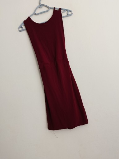 Zdjęcie oferty: Sukienka bordo / prettylittlething / XS 