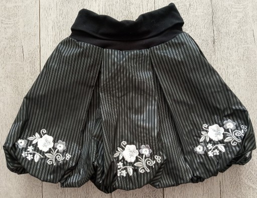 Zdjęcie oferty: PIĘKNA SPÓDNICZKA WÓJCIK R. 134