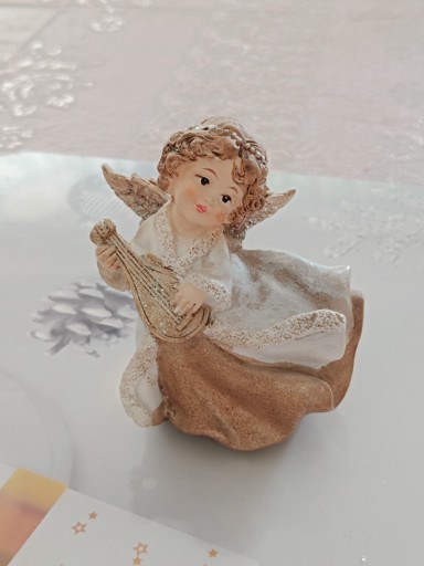 Zdjęcie oferty: Figurka aniołka z harfą 