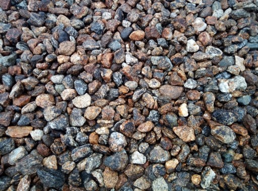 Zdjęcie oferty: Grys Złoto Czarny  22-32 mm, białe kamienie 25 kg