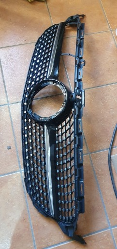 Zdjęcie oferty: Atrapa grill Mercedes W205 A2058802204