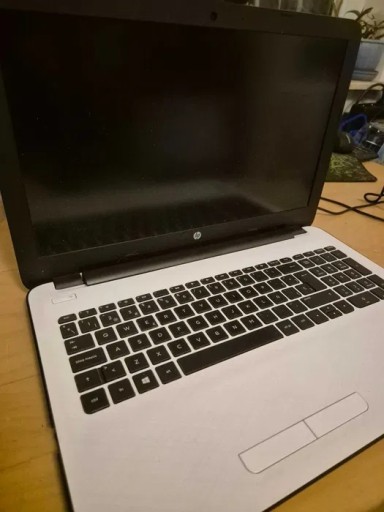 Zdjęcie oferty: Laptop HP - i7 -6500U - Radeon R5 M330 4GB, 8GB RAM