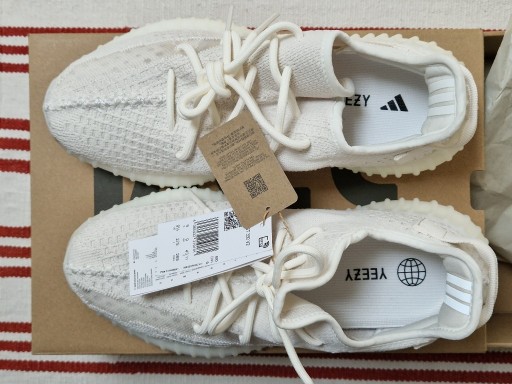 Zdjęcie oferty: Adidas Yeezy Boost 350 V2 Bone EU 43 1/3