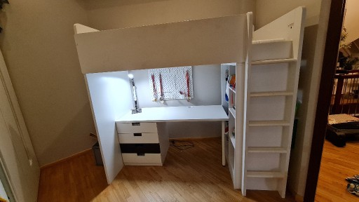 Zdjęcie oferty: Łózko wraz z biurkiem, szafką i półkami