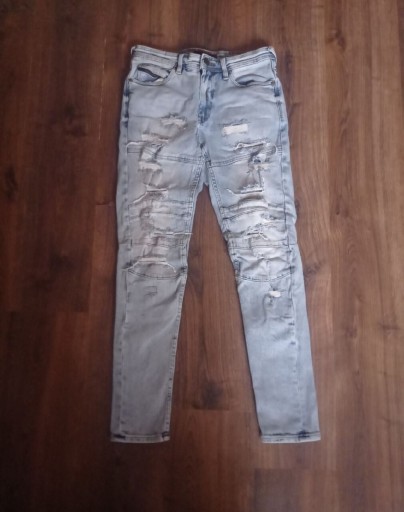 Zdjęcie oferty: Cropp jeansy przetarcia W28/L32