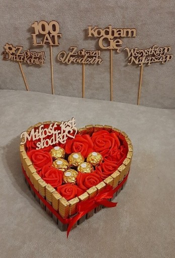 Zdjęcie oferty: Torcik Tort Merci + Ferrero w kształcie serca 