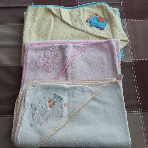 Zdjęcie oferty: Ręczniki kąpielowe niemowlęce z"kapturkiem"Zestaw 