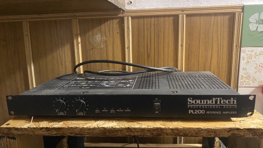 Zdjęcie oferty: Wzmacniacz estradowy SoundTech PL200