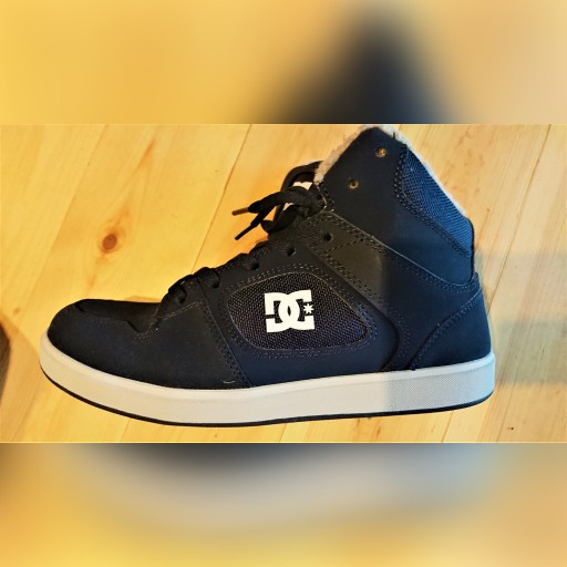 Zdjęcie oferty: Oryginalne buty DC - wysokie - ocieplane - mega 