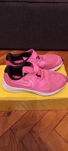 Zdjęcie oferty: Buty Nike dla dziewczynki.