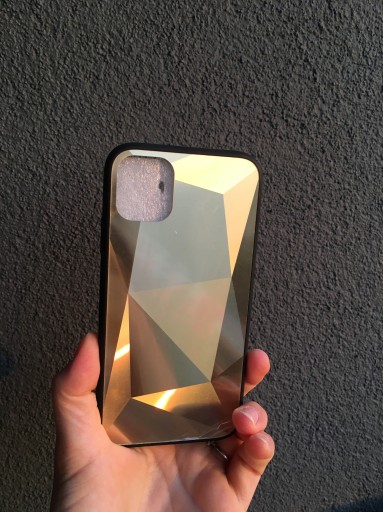 Zdjęcie oferty: NOWE Złote diamentowe etui IPhone 11