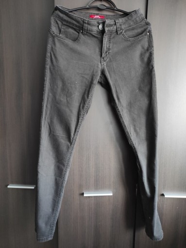 Zdjęcie oferty: Spodnie jeansowe s.oliver super skinny 38