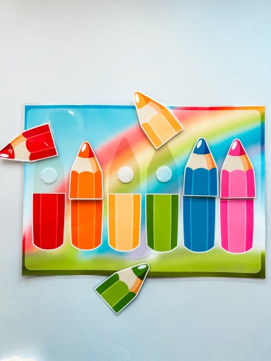 Zdjęcie oferty: Gra na rzepy Kolorowe kredki Montessori układanka