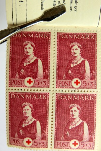 Zdjęcie oferty: DANIA r.1939/40 ZESZYT** CZERWONY KRZYŻ 24szt