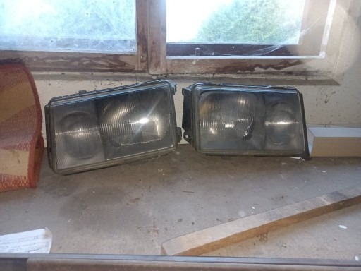 Zdjęcie oferty: Lampy, reflektor W124 prawy i lewy