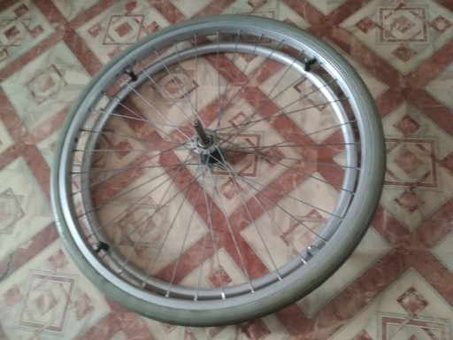 Zdjęcie oferty: Duże koło ciąg tylne tylnie wózka inwalidzkiego oś