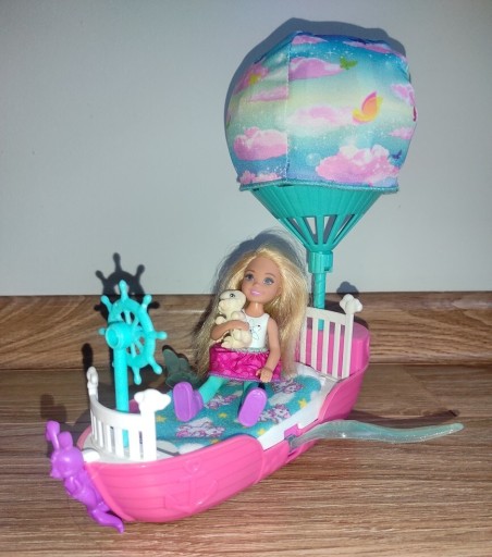 Zdjęcie oferty: Barbie Dreamtopia Chelseas magiczna łódź