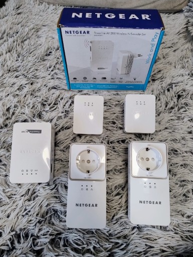 Zdjęcie oferty: Zestaw transmiterów sieciowych powerline NETGEAR AV 200 WIFI