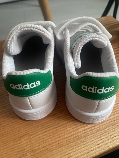 Zdjęcie oferty: Buty ADIDAS sportowe dziewczęce dziecięce 27,5