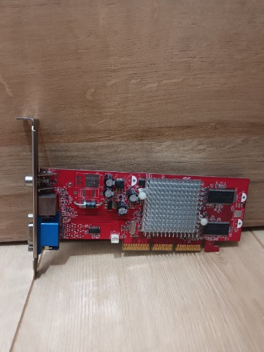 Zdjęcie oferty: Karta graficzna AGP AMD Palit Radeon 9200 SE 128 MB