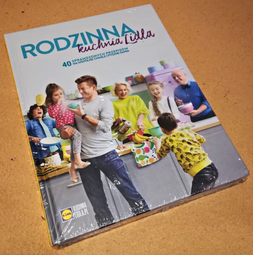 Zdjęcie oferty:  Książka kucharska - Rodzinna kuchnia Lidla