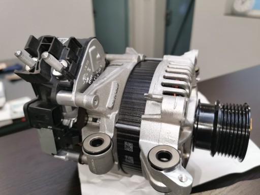 Zdjęcie oferty: Alternator  Volvo  Mild Hybrid 48V