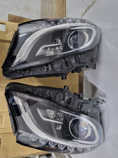 Zdjęcie oferty: Reflektory ksenon skrętne Mercedes GLA Xenon ILS