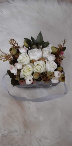 Zdjęcie oferty: Flowerbox szary welur kwiaty  perły super prezent 